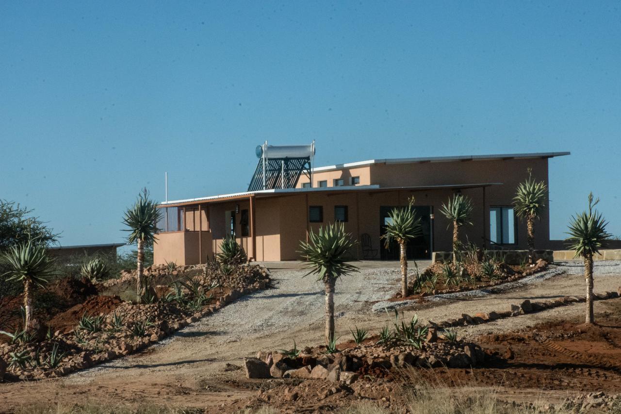 Cheetah View Lodge Otjiwarongo Exterior photo